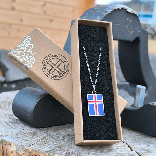 Engraved paper necklace box